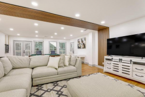 2 Mi to Truist Park Marietta Home with Pool Table